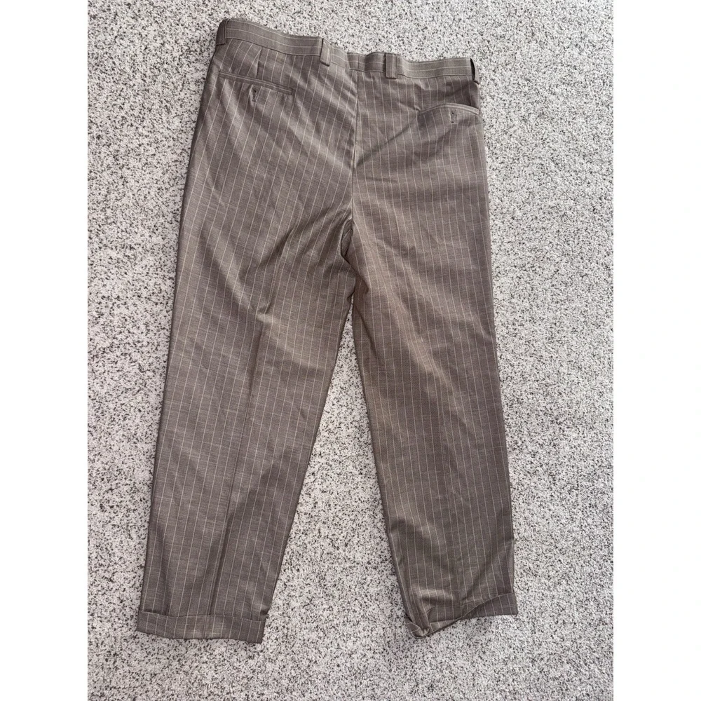 STEVE HARVEY CELEBRITY EDITION TAN/BROWN PINSTRIPE 2PC SUIT SIZE 44L/38L